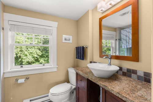 5662 Laburnum Street, Vancouver, BC 
