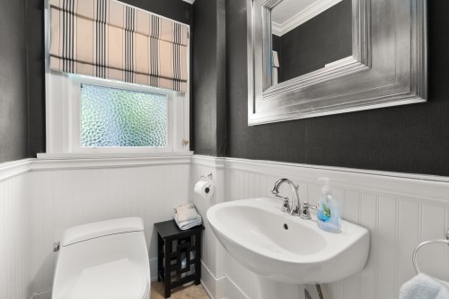 5662 Laburnum Street, Vancouver, BC 