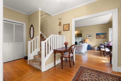 5662 Laburnum Street, Vancouver, BC 