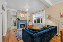 2323 Graveley Street  Vancouver, BC V5L 3C3