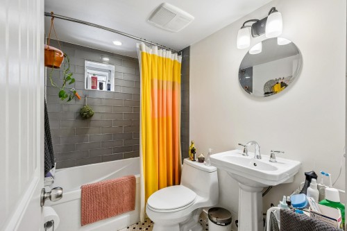2323 Graveley Street, Vancouver, BC 