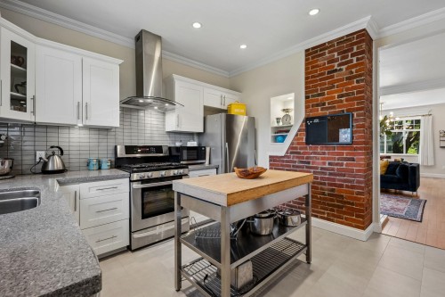 2323 Graveley Street, Vancouver, BC 