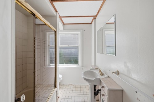 1013 Duchess Avenue, West Vancouver, BC 