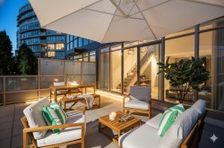 310-429 2nd Avenue W Vancouver, BC V5Y 1E3