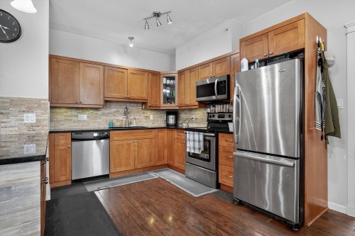 404-22858 Lougheed Highway, Maple Ridge, BC 