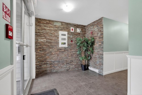 404-22858 Lougheed Highway, Maple Ridge, BC 