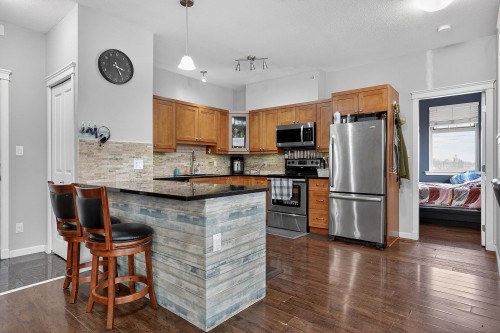 404-22858 Lougheed Highway, Maple Ridge, BC 