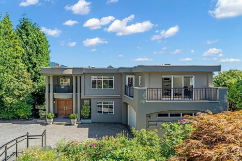 574 St. Andrews Place  West Vancouver, BC V7S 1V8