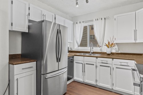 2082 Springer Avenue, Burnaby, BC 