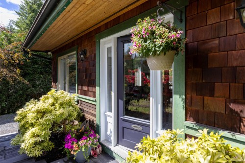 1320 Eagle Cliff Road, Bowen Island, BC 