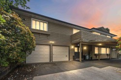 21260 Douglas Avenue Maple Ridge, BC V4R 2L5