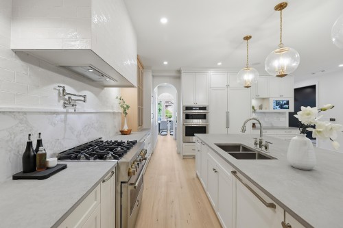 1249 Frederick Road, North Vancouver, BC 
