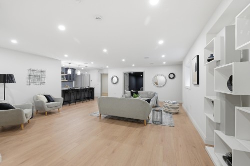 1249 Frederick Road, North Vancouver, BC 