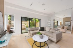 5-371 33rd Avenue E Vancouver, BC V5V 2Z8
