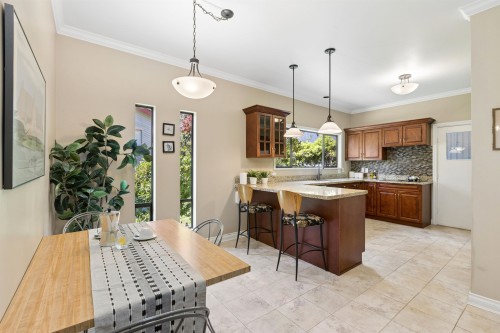 396 Mathers Avenue, West Vancouver, BC 