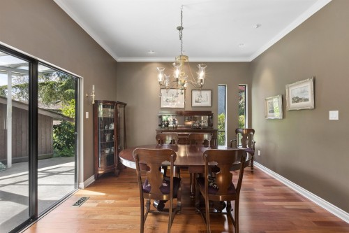 396 Mathers Avenue, West Vancouver, BC 