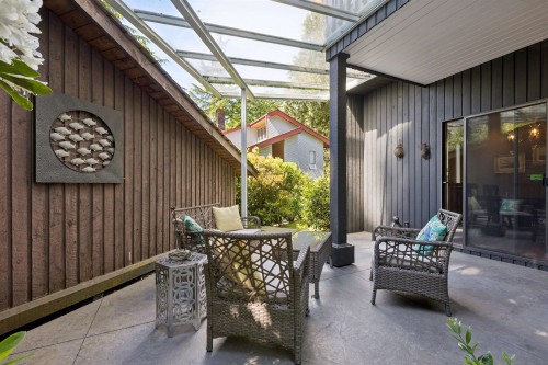 396 Mathers Avenue, West Vancouver, BC 
