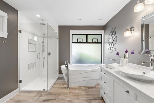 396 Mathers Avenue, West Vancouver, BC 