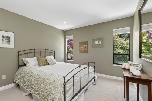 396 Mathers Avenue, West Vancouver, BC 