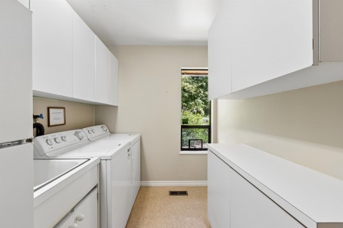 396 Mathers Avenue, West Vancouver, BC 