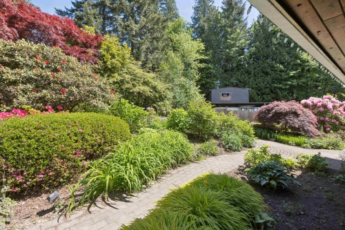 396 Mathers Avenue, West Vancouver, BC 