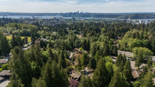 396 Mathers Avenue, West Vancouver, BC 