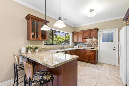 396 Mathers Avenue, West Vancouver, BC 