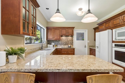 396 Mathers Avenue, West Vancouver, BC 