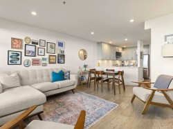 102-2287 3rd Avenue W Vancouver, BC V6K 1L5