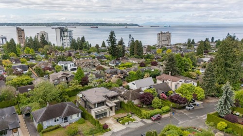 2256 Jefferson Avenue, West Vancouver, BC 