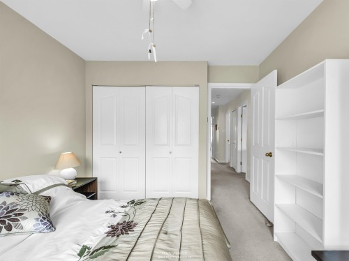 332 12Th Street E, North Vancouver, BC 