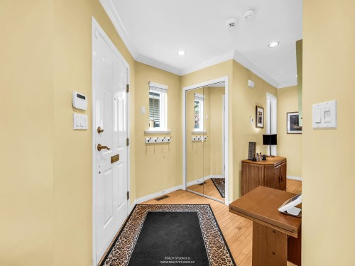 332 12Th Street E, North Vancouver, BC 