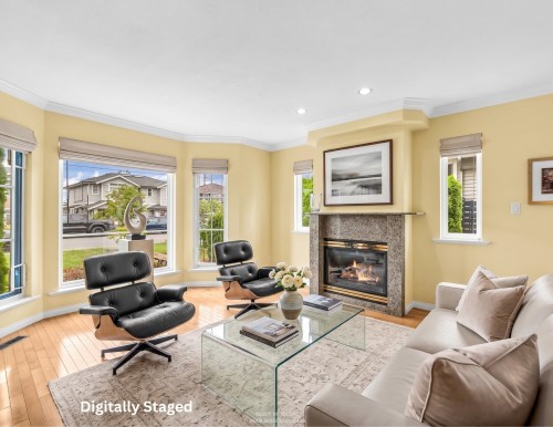 332 12Th Street E, North Vancouver, BC 