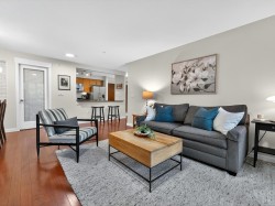 206-2096 46th Avenue W Vancouver, BC V6M 2K9