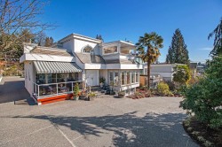 2541 Marine Drive  West Vancouver, BC V7V 1L5