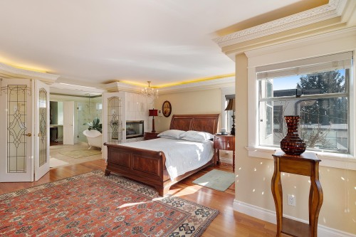 2541 Marine Drive, West Vancouver, BC 