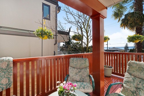 2541 Marine Drive, West Vancouver, BC 