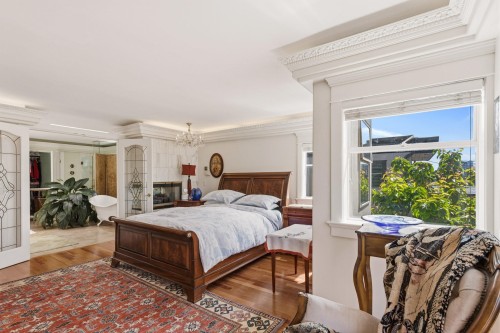 2541 Marine Drive, West Vancouver, BC 
