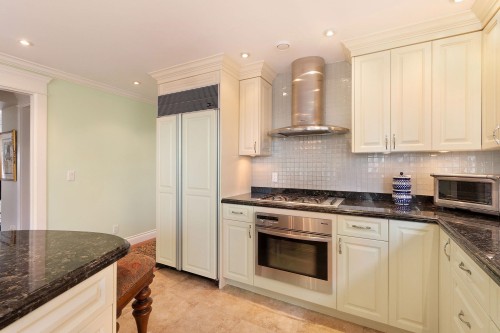 2541 Marine Drive, West Vancouver, BC 