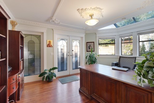 2541 Marine Drive, West Vancouver, BC 