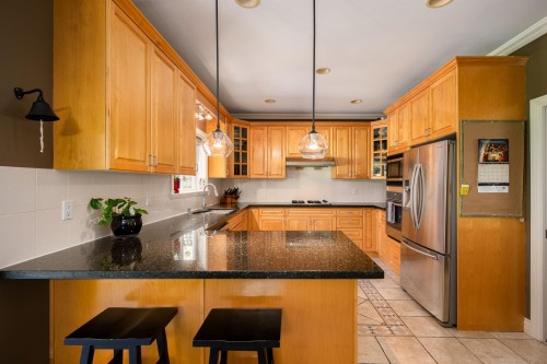 228 Kings Road W, North Vancouver, BC 