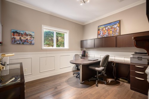 228 Kings Road W, North Vancouver, BC 