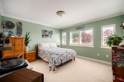 228 Kings Road W, North Vancouver, BC 