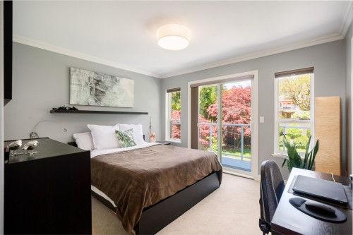 228 Kings Road W, North Vancouver, BC 