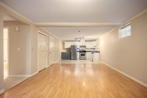 228 Kings Road W, North Vancouver, BC 