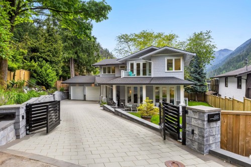 6560 Nelson Avenue, West Vancouver, BC 