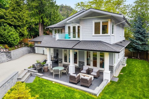 6560 Nelson Avenue, West Vancouver, BC 