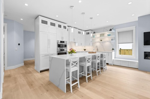6560 Nelson Avenue, West Vancouver, BC 