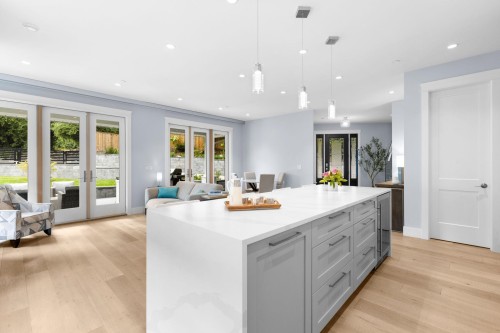 6560 Nelson Avenue, West Vancouver, BC 