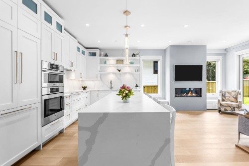 6560 Nelson Avenue, West Vancouver, BC 